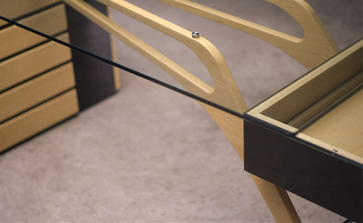 开云（中国） - 桌几|办公桌|办公家具|设计师家具|加富尔桌