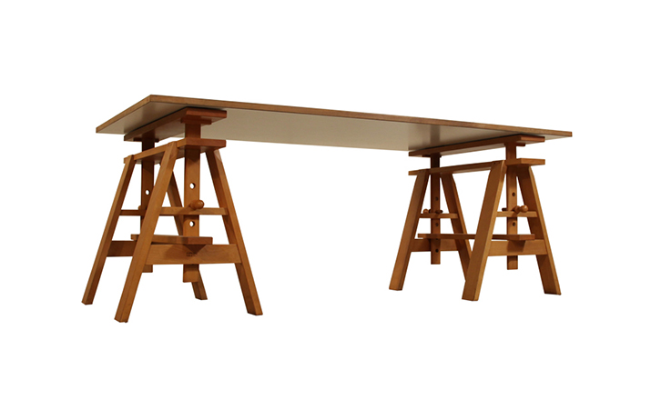 开云（中国） - 桌几|餐桌|办公家具|设计师家具|莱昂纳多桌