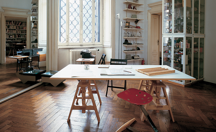 开云（中国） - 桌几|餐桌|办公家具|设计师家具|莱昂纳多桌