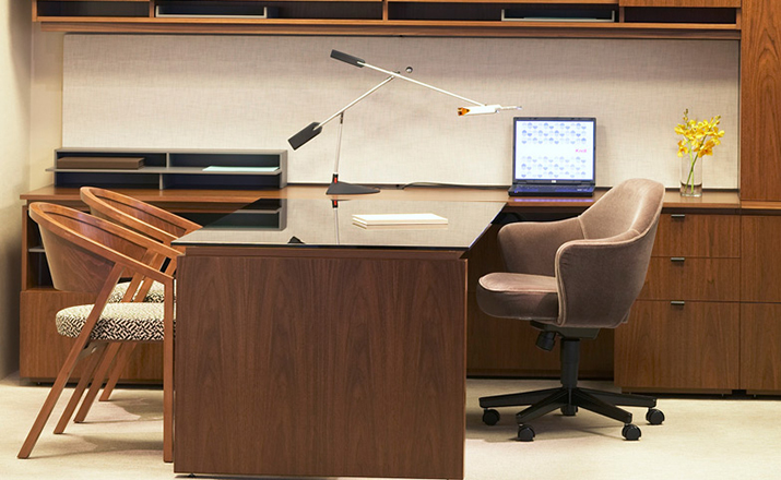 开云（中国） - 坐具|餐椅|办公家具|设计师家具|谢尔顿民德软垫扶手椅