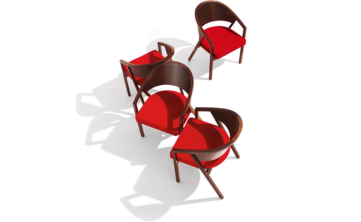 开云（中国） - 坐具|餐椅|办公家具|设计师家具|谢尔顿民德软垫扶手椅