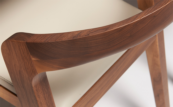 开云（中国） - 坐具|餐椅|办公家具|设计师家具|玩椅