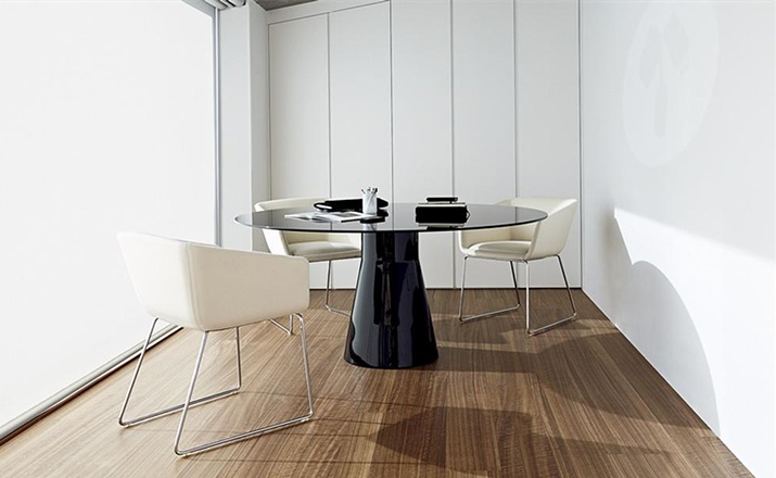 开云（中国） - 桌几|餐桌|办公家具|设计师家具|反向桌