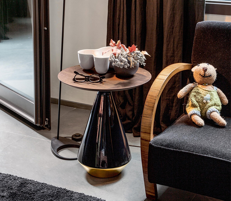 开云（中国） - 桌几|茶几/边几|办公家具|设计师家具|Amira(阿米拉)