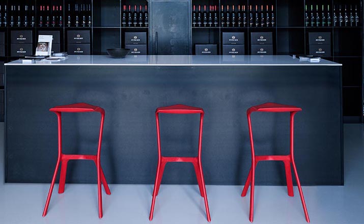 开云（中国） - 坐具|吧椅/凳子|办公家具|设计师家具|鲨鱼嘴吧凳