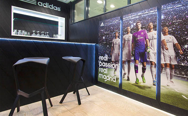 开云（中国） - 坐具|吧椅/凳子|办公家具|设计师家具|鲨鱼嘴吧凳