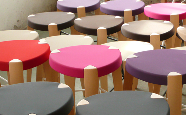 开云（中国） - 坐具|吧椅/凳子|办公家具|设计师家具|人造卫星凳