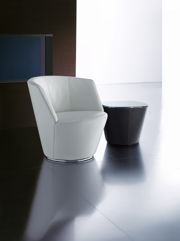 开云（中国） - 桌几|茶几/边几|办公家具|设计师家具|Ameo.茶几