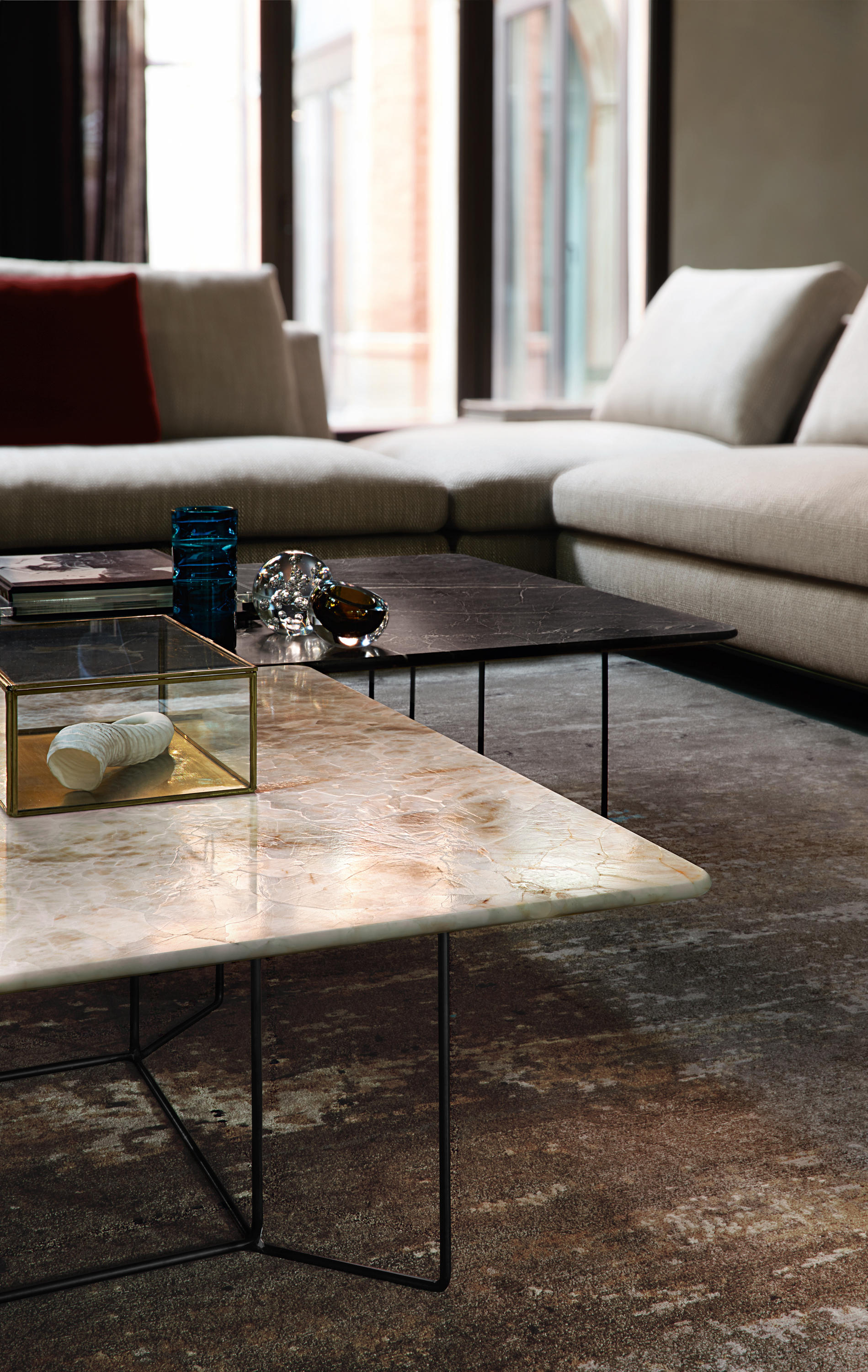 开云（中国） - 桌几|茶几/边几|办公家具|设计师家具|OKI Table.