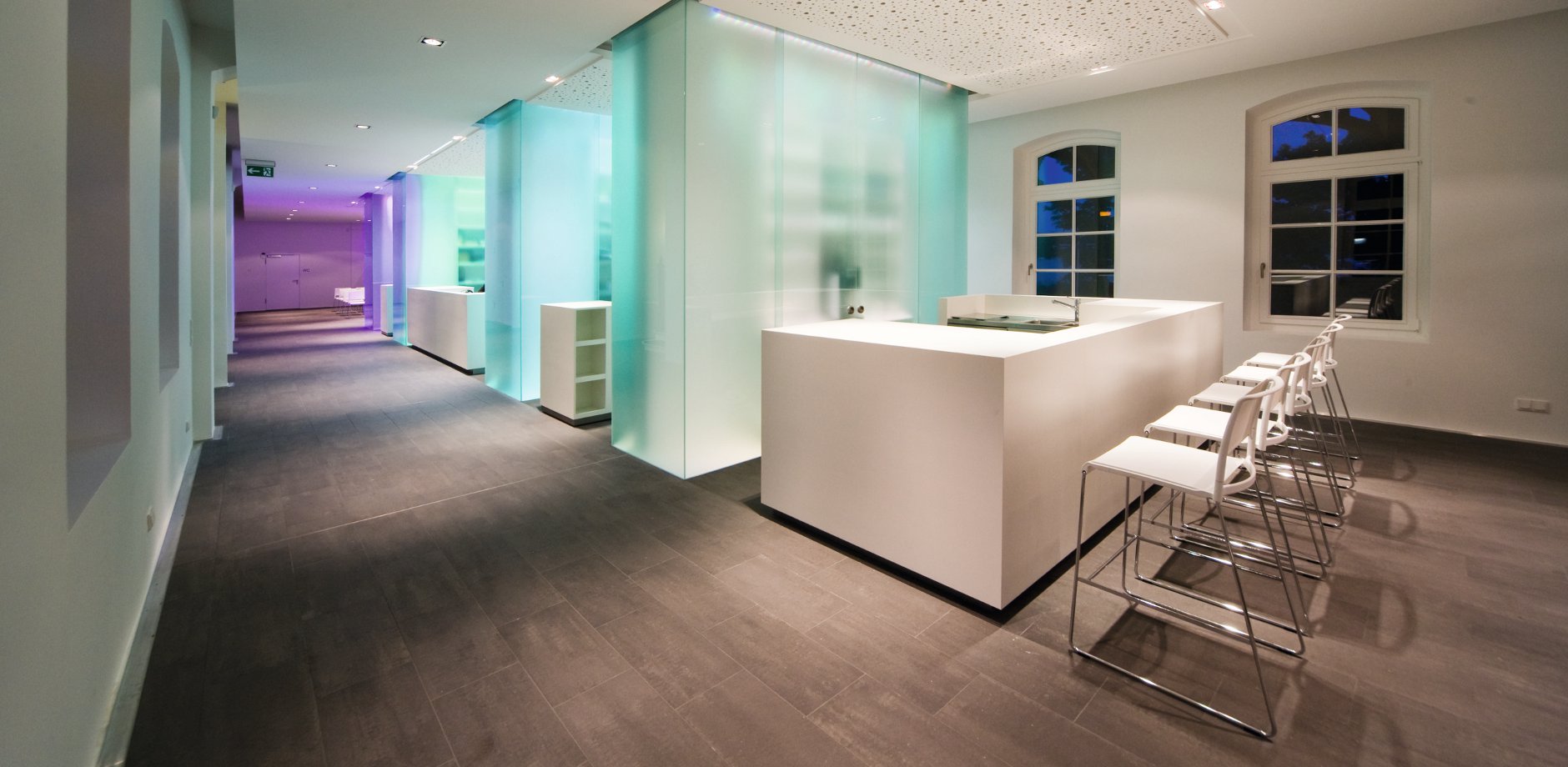 开云（中国） - 坐具|吧椅/凳子|办公家具|设计师家具|艾琳230/5 吧椅