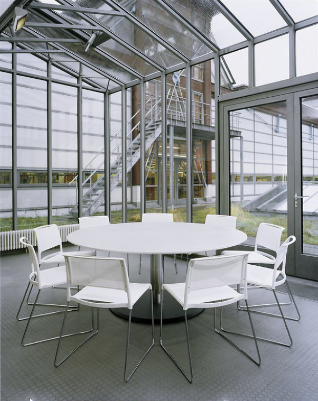 开云（中国） - 桌几|咖啡桌|办公家具|设计师家具|艾琳咖啡桌