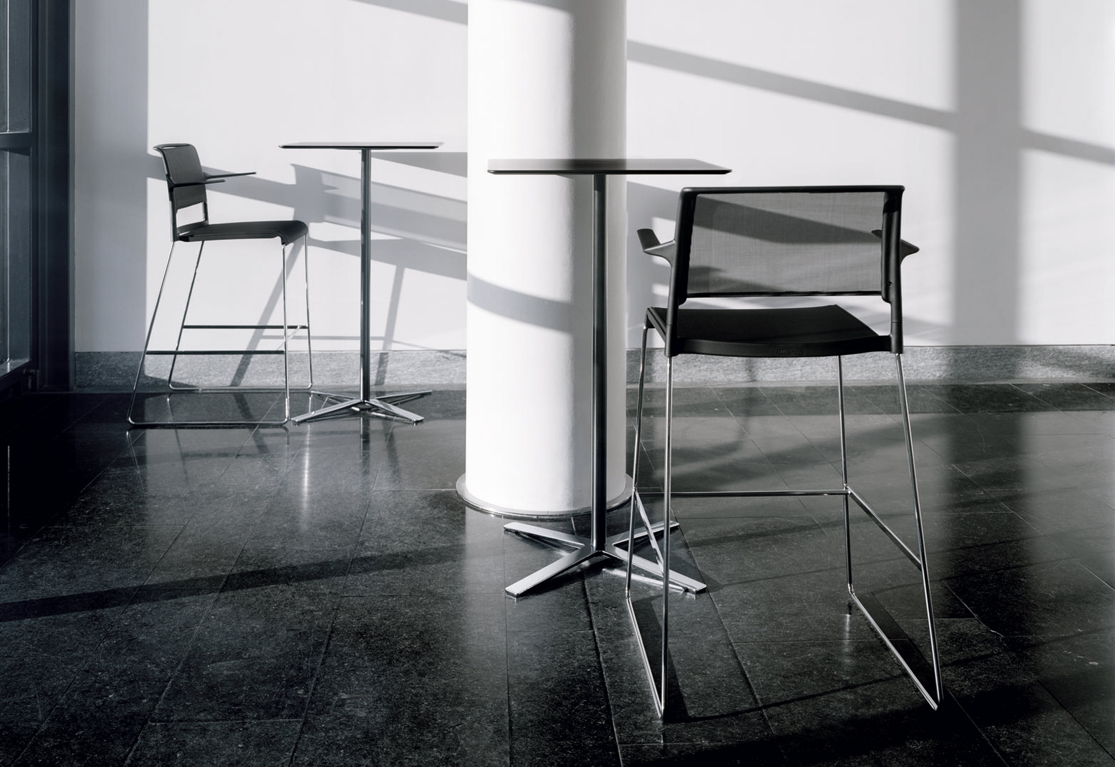 开云（中国） - 桌几|咖啡桌|办公家具|设计师家具|艾琳咖啡桌