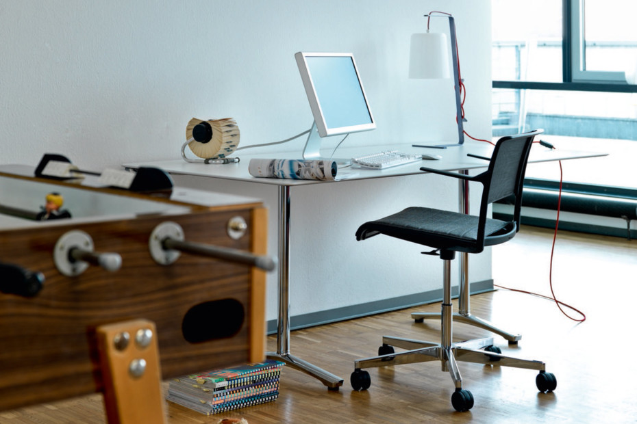 开云（中国） - 桌几|咖啡桌|办公家具|设计师家具|艾琳咖啡桌