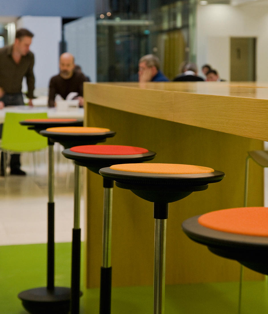 开云（中国） - 坐具|吧椅/凳子|办公家具|设计师家具|斯蒂茨摇摆凳