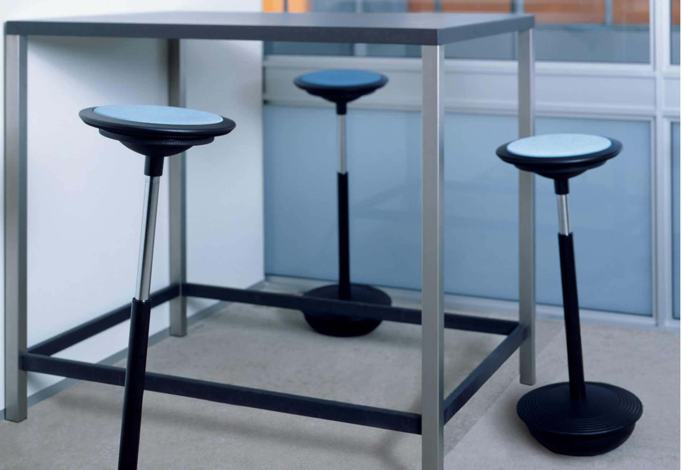 开云（中国） - 坐具|吧椅/凳子|办公家具|设计师家具|斯蒂茨摇摆凳