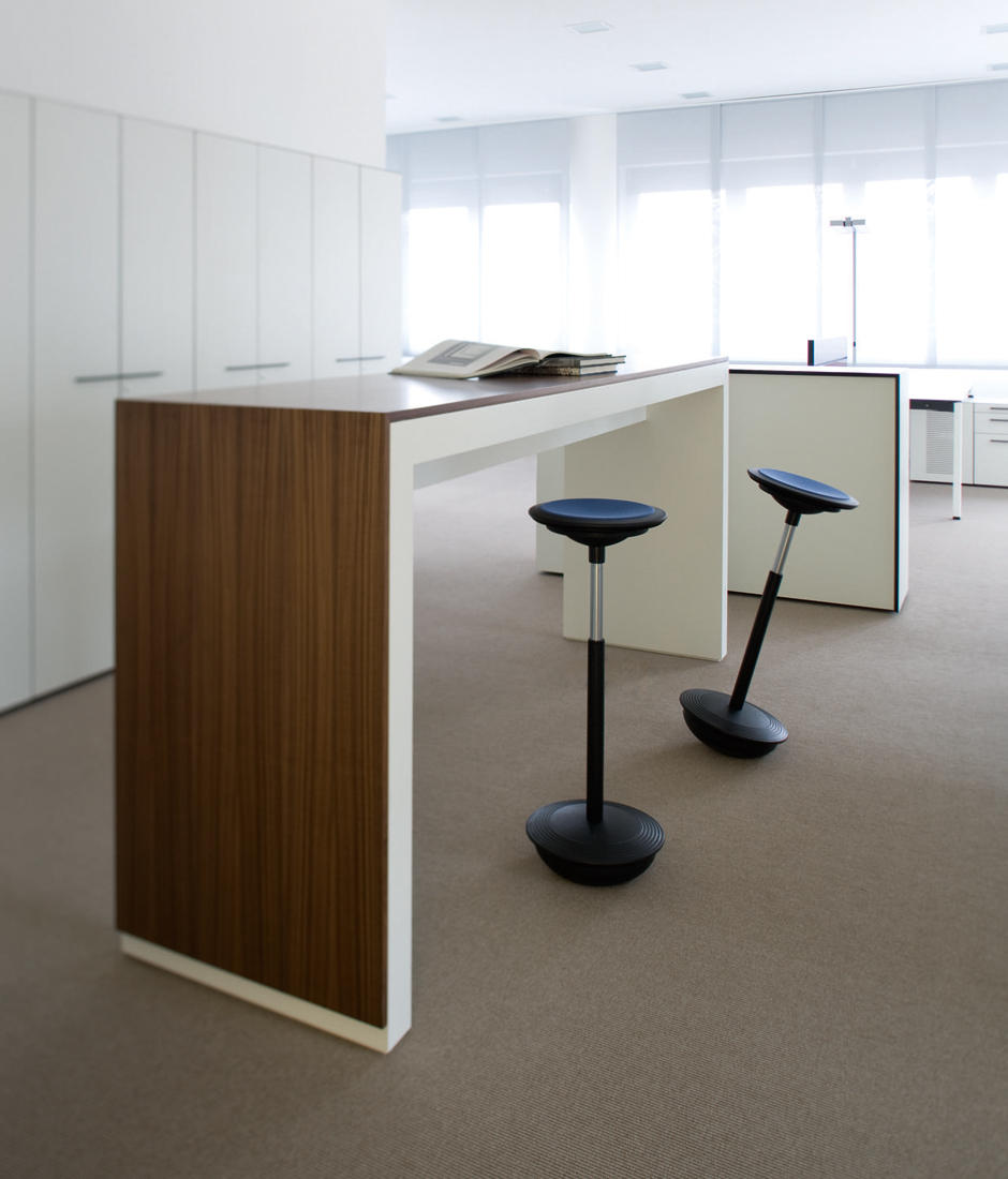 开云（中国） - 坐具|吧椅/凳子|办公家具|设计师家具|斯蒂茨摇摆凳