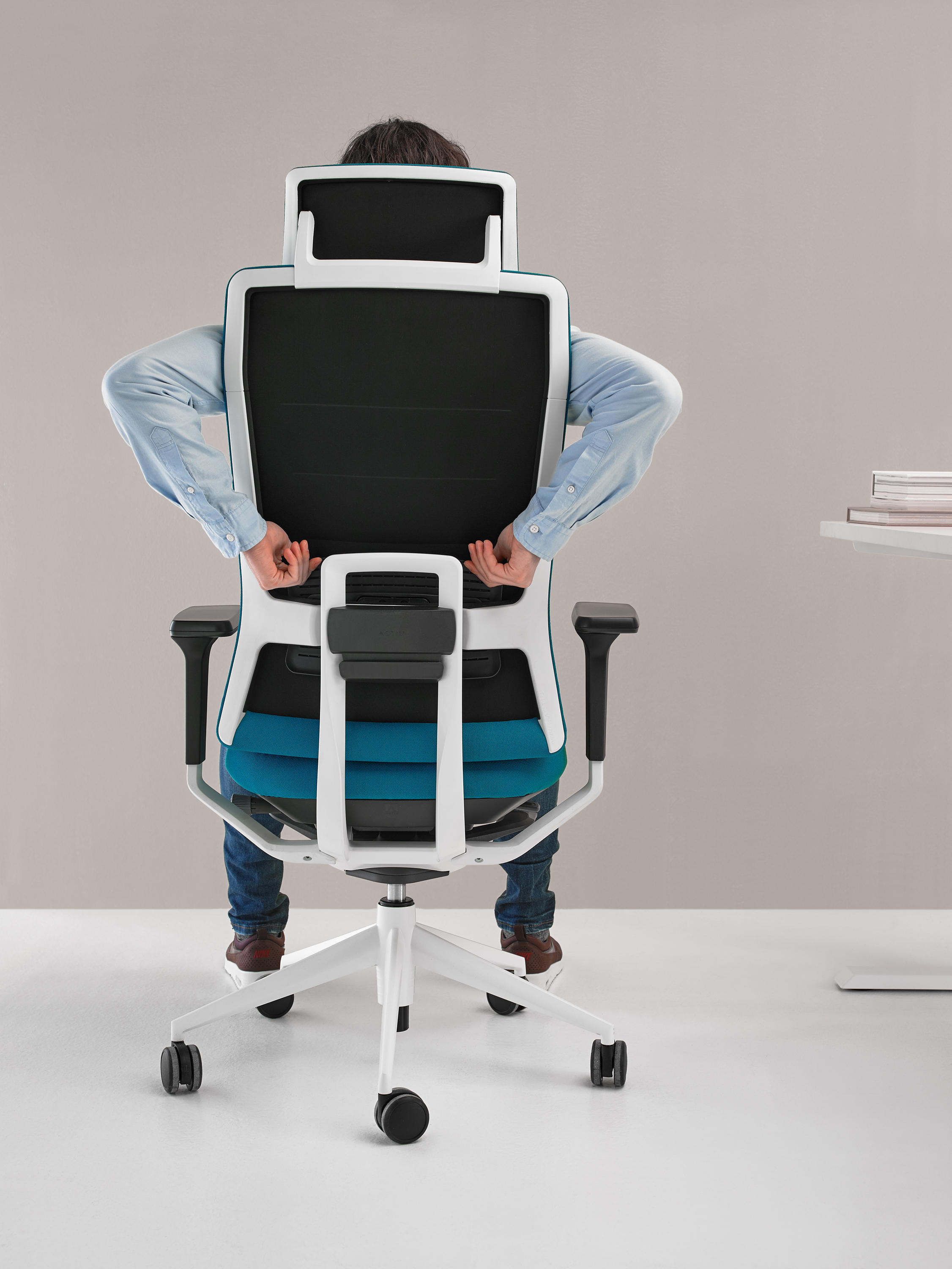 办公椅|现代真皮中班椅|办公家具|设计师家具|TNK FAMILY 大班椅系列