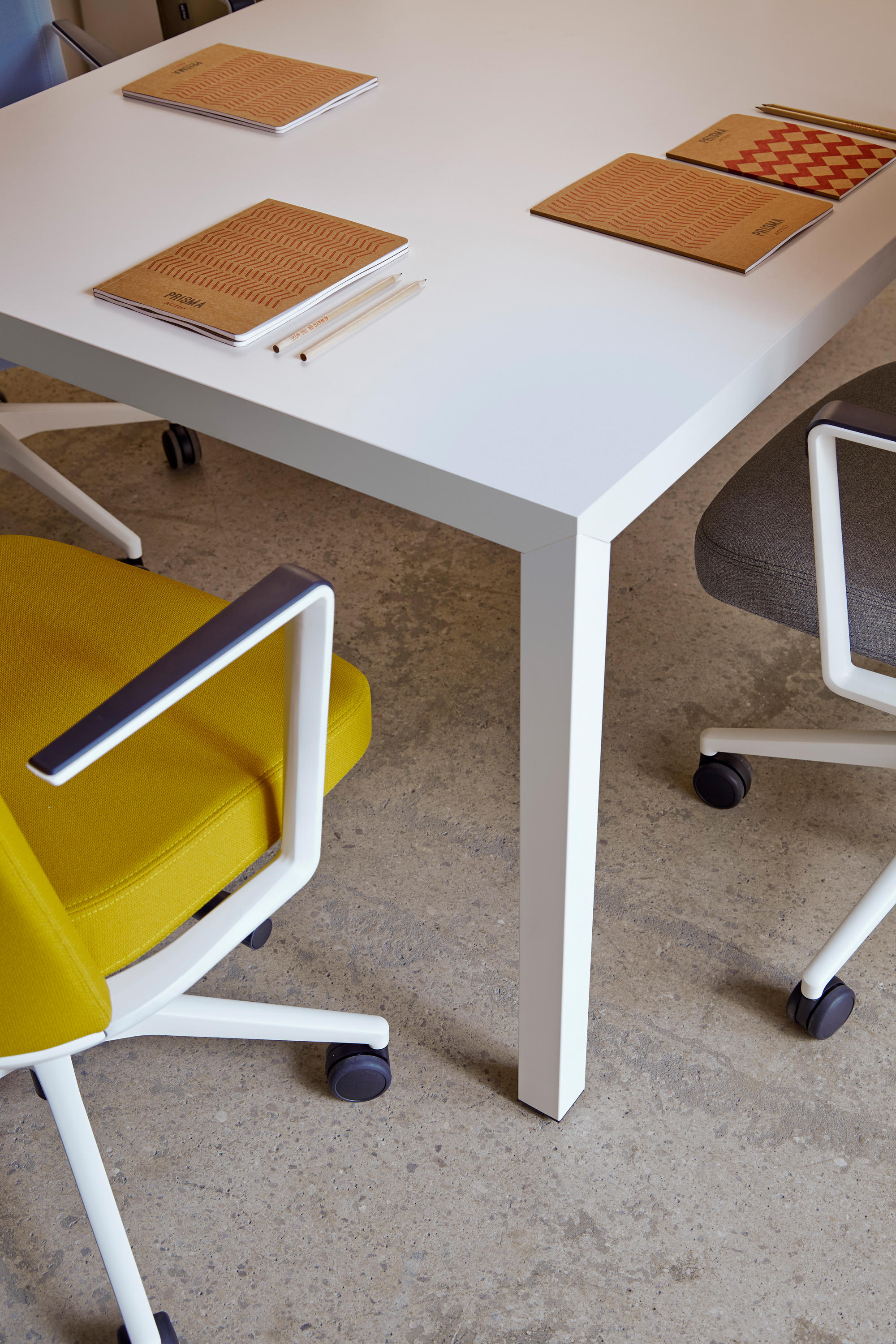 办公椅|布面职员椅|办公家具|设计师家具|CRON 职员椅系列