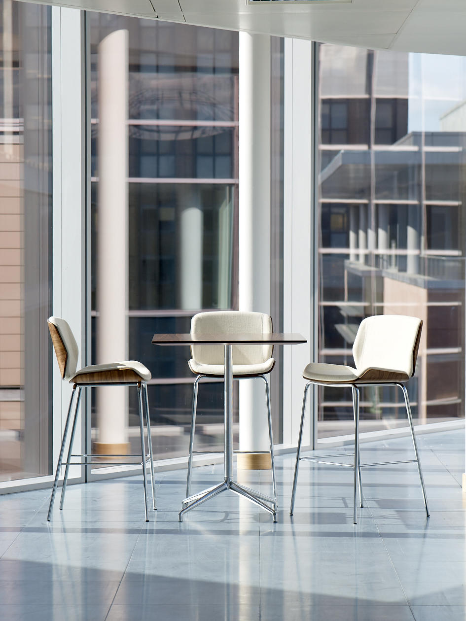 开云（中国） - 桌几|茶几/边几|办公家具|设计师家具|克鲁兹茶几