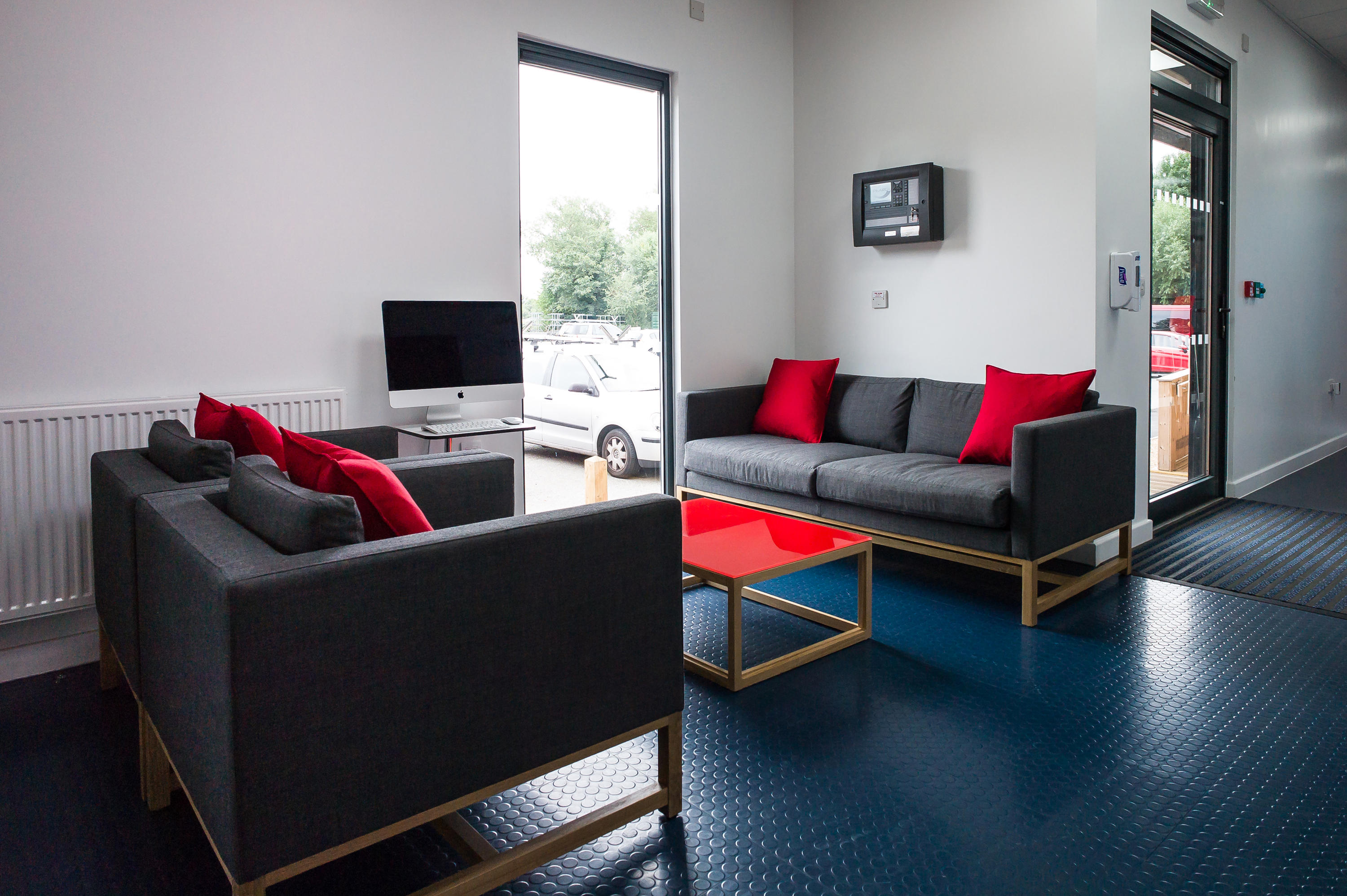 开云（中国） - 桌几|茶几/边几|办公家具|设计师家具|奥腾茶几