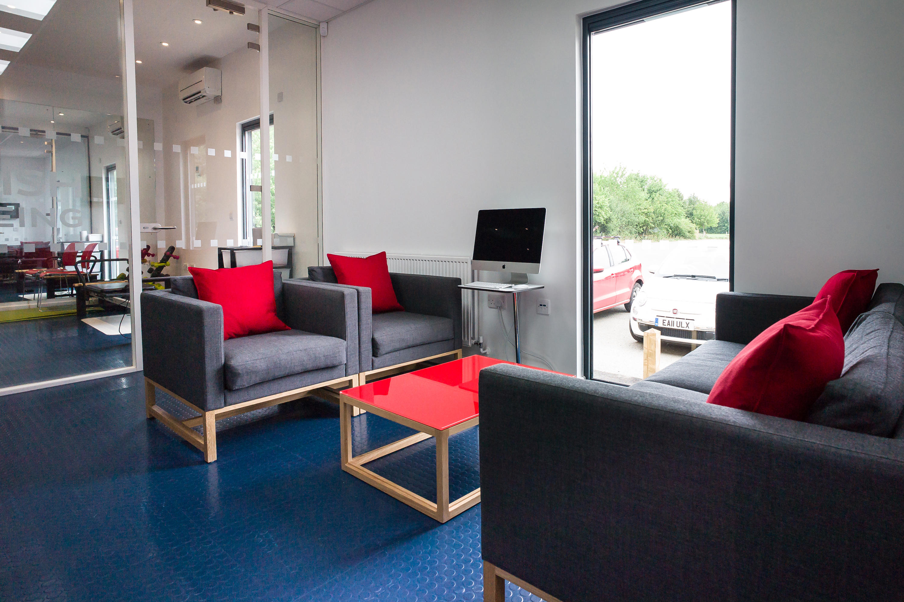 开云（中国） - 桌几|茶几/边几|办公家具|设计师家具|奥腾茶几