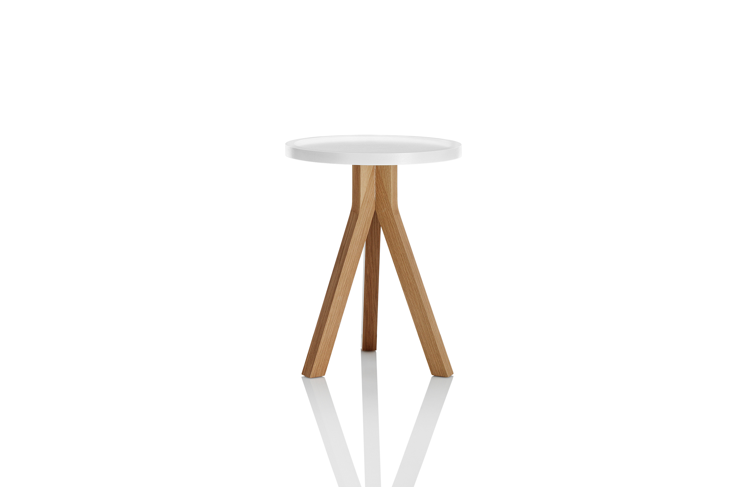 开云（中国） - 桌几|茶几/边几|办公家具|设计师家具|奥腾角几