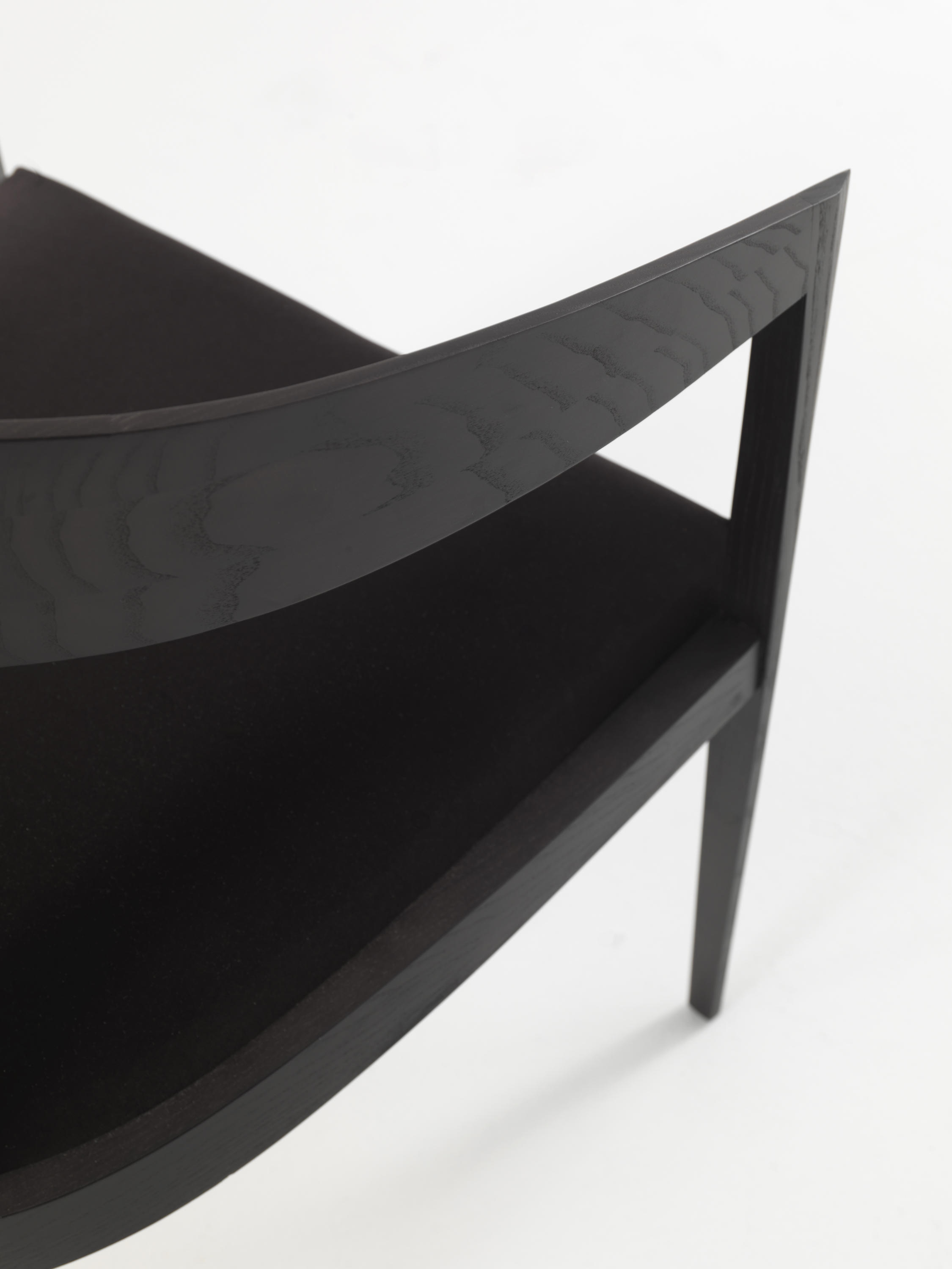 开云（中国） - 坐具|休闲椅|办公家具|设计师家具|Lizzie扶手椅