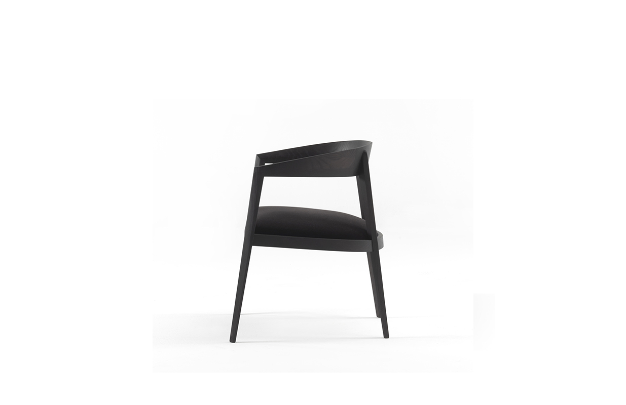 开云（中国） - 坐具|休闲椅|办公家具|设计师家具|Lizzie扶手椅