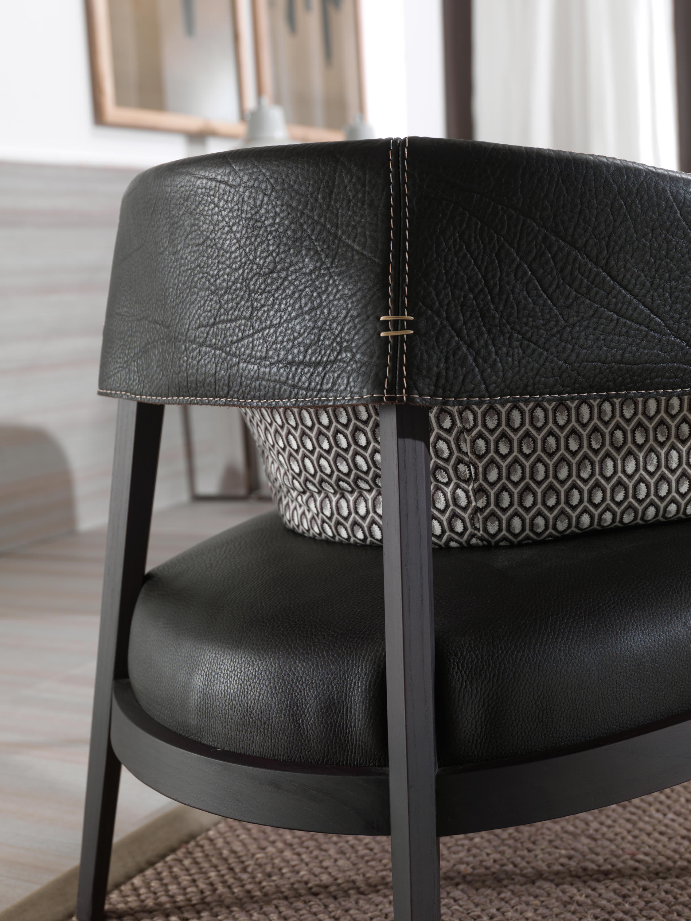 开云（中国） - 坐具|休闲椅|办公家具|设计师家具|丽莎扶手椅