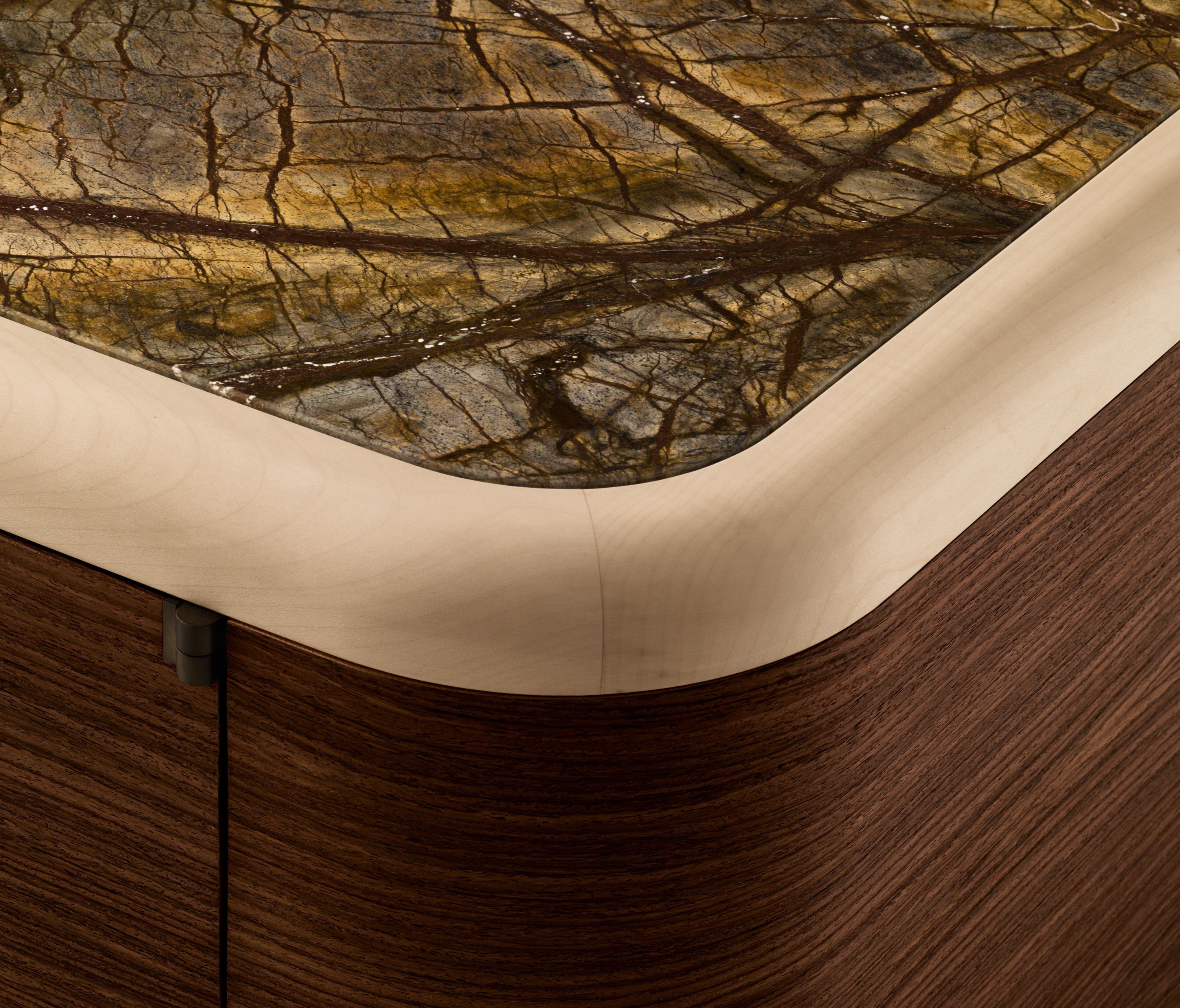 开云（中国） - 储物|储物柜|办公家具|设计师家具|Bull 餐具柜