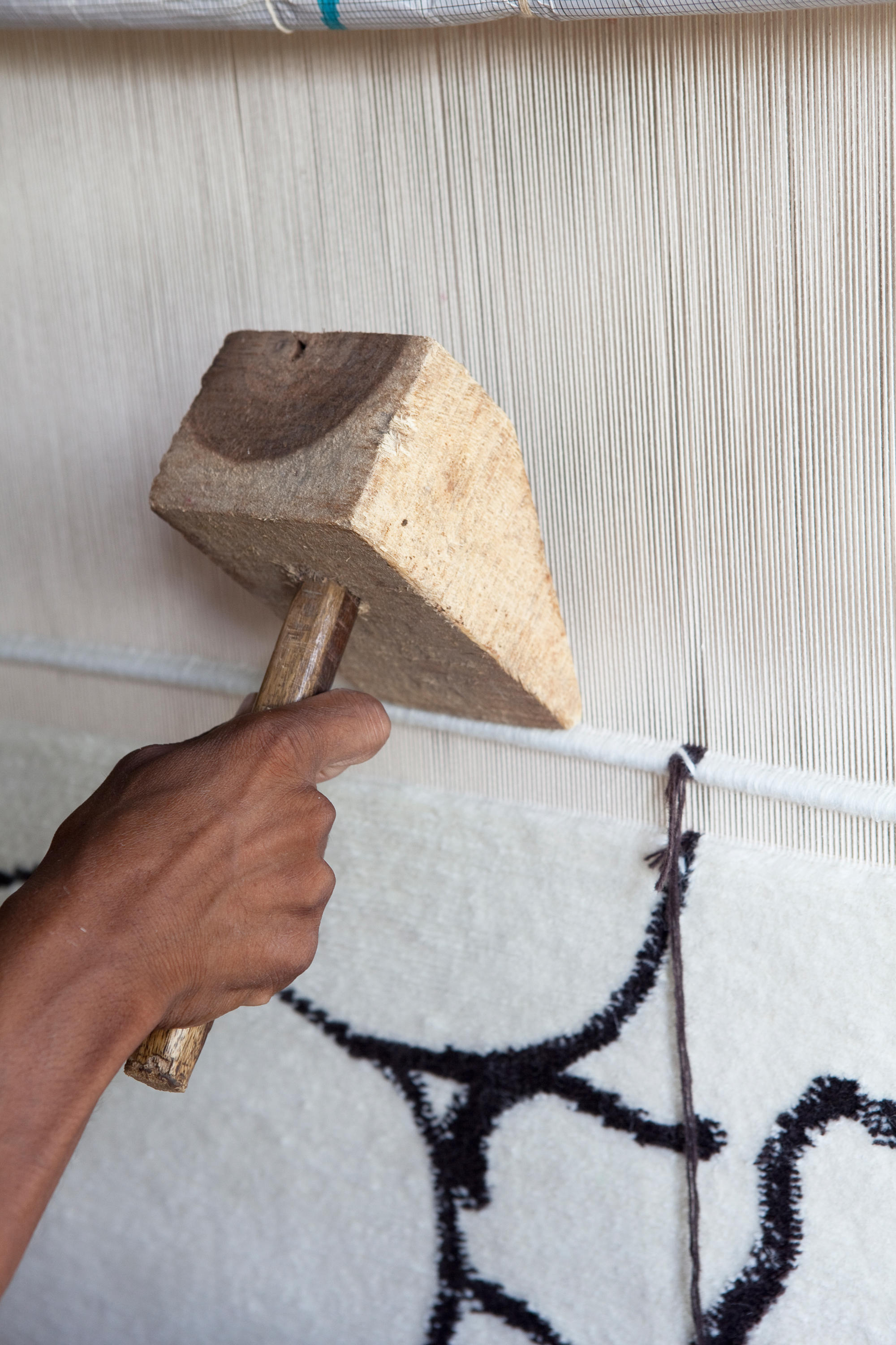 开云（中国） - 附件|地毯|办公家具|设计师家具|1966年Chillida拼接壁毯