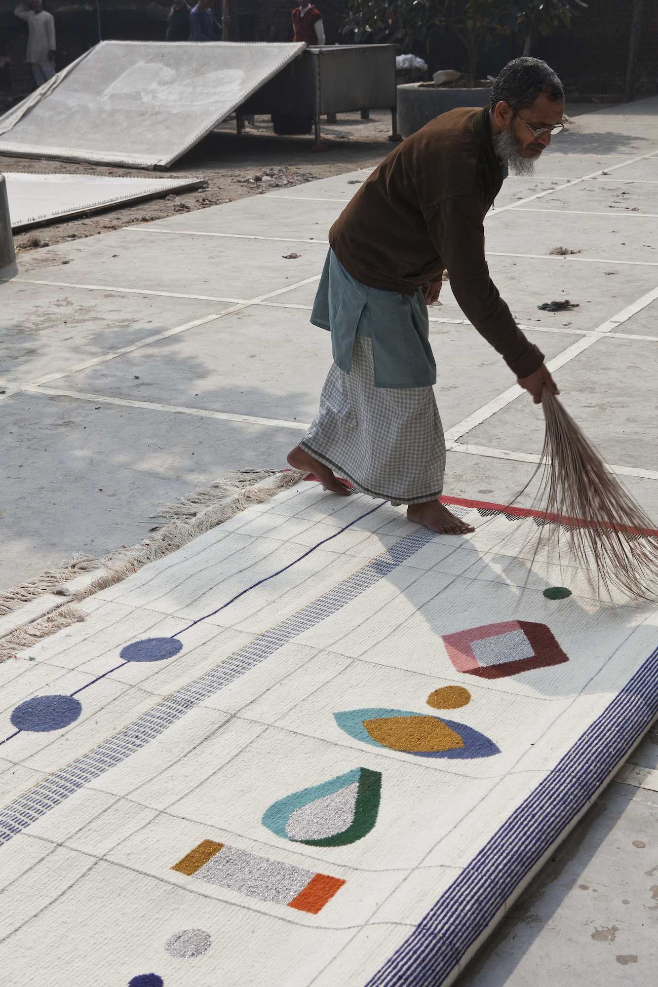 开云（中国） - 附件|地毯|办公家具|设计师家具|拉巴尼1地毯