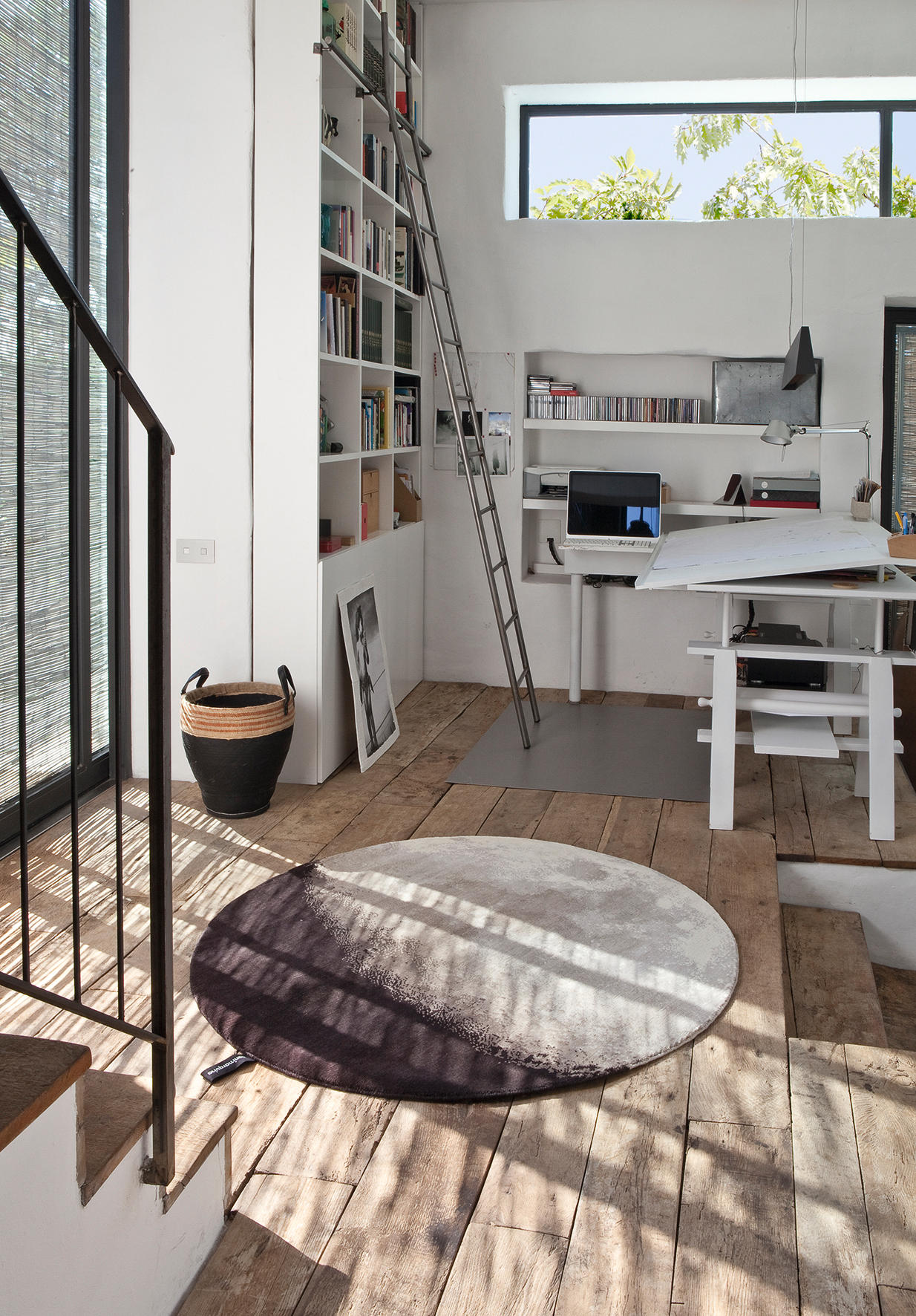 开云（中国） - 附件|地毯|办公家具|设计师家具|月亮地毯