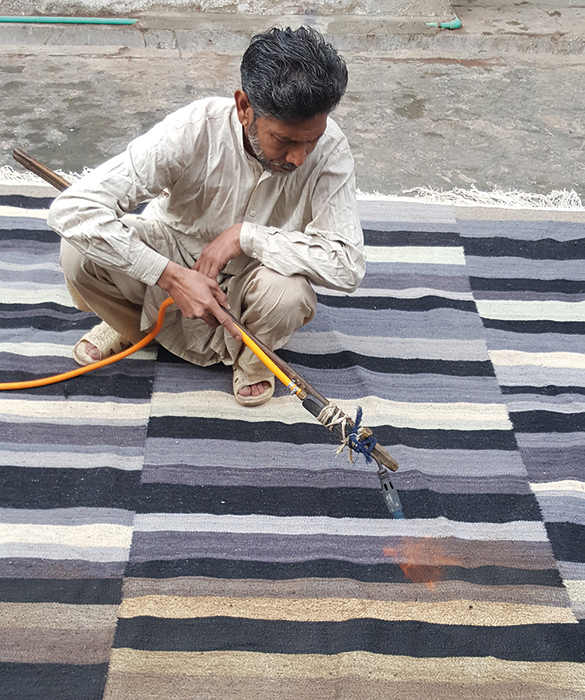 开云（中国） - 附件|地毯|办公家具|设计师家具|晶格地毯