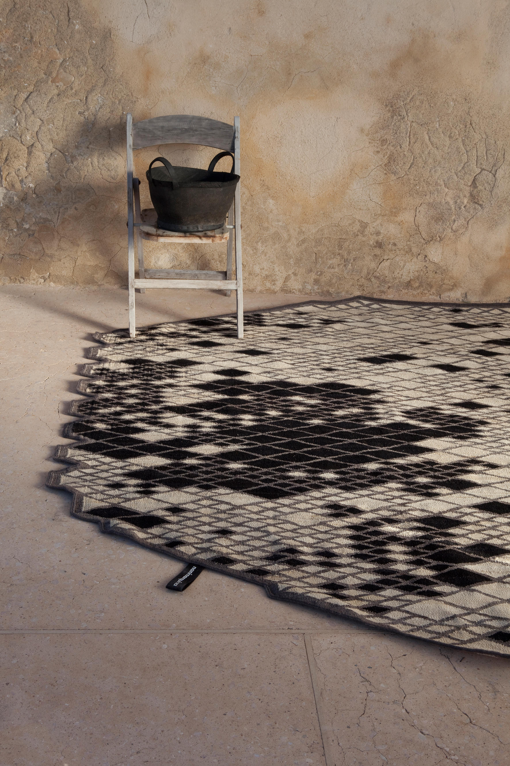 开云（中国） - 附件|地毯|办公家具|设计师家具|钻石地毯