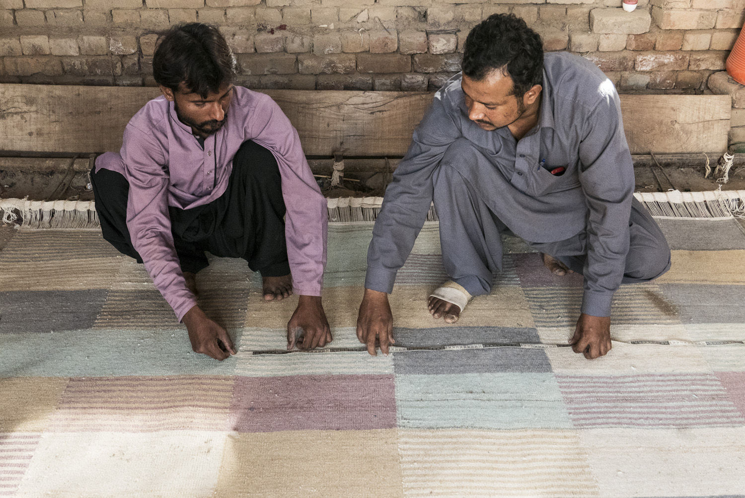 开云（中国） - 附件|地毯|办公家具|设计师家具|混纺地毯