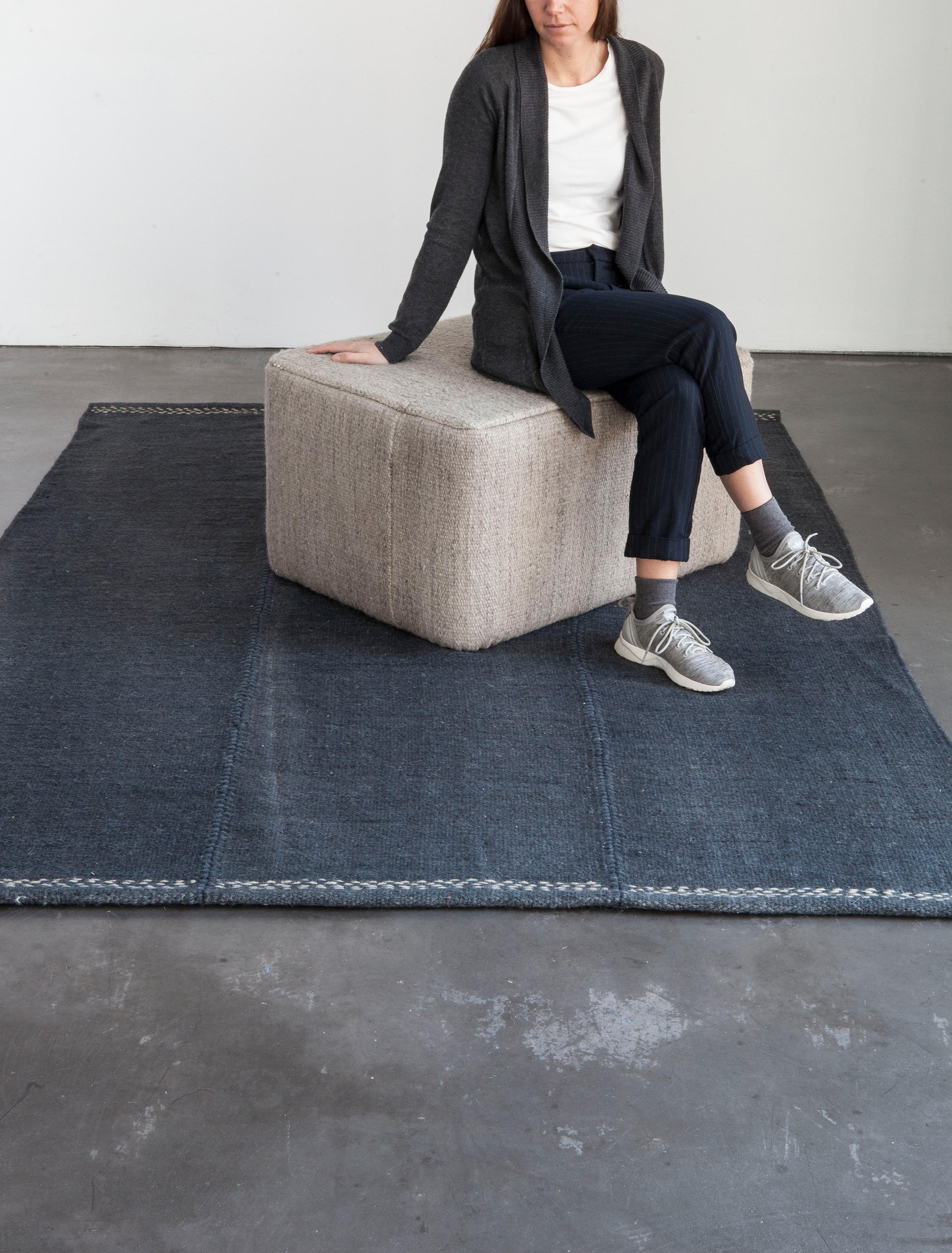 开云（中国） - 附件|地毯|办公家具|设计师家具|米娅地毯