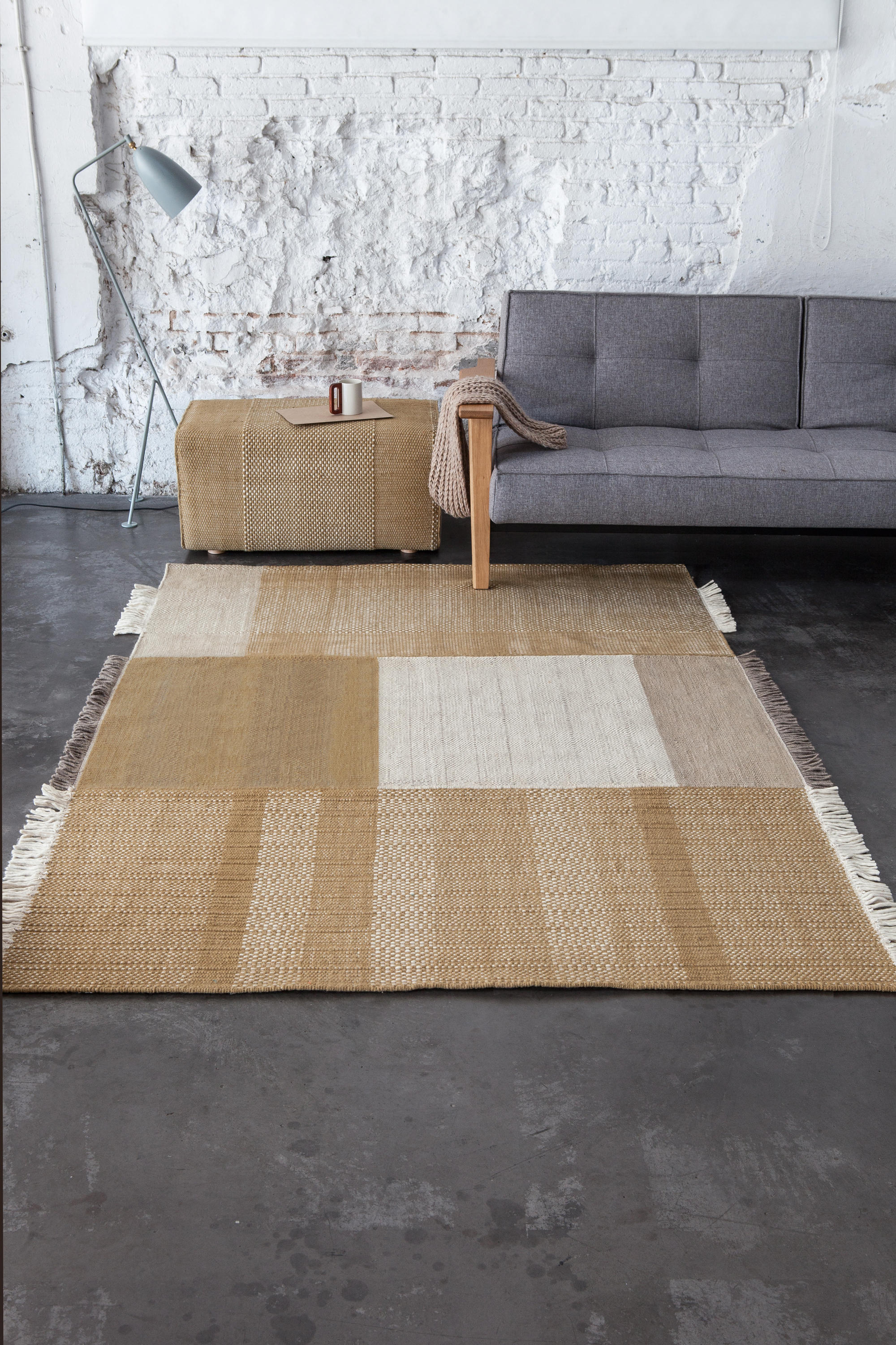 开云（中国） - 附件|地毯|办公家具|设计师家具|非常地毯