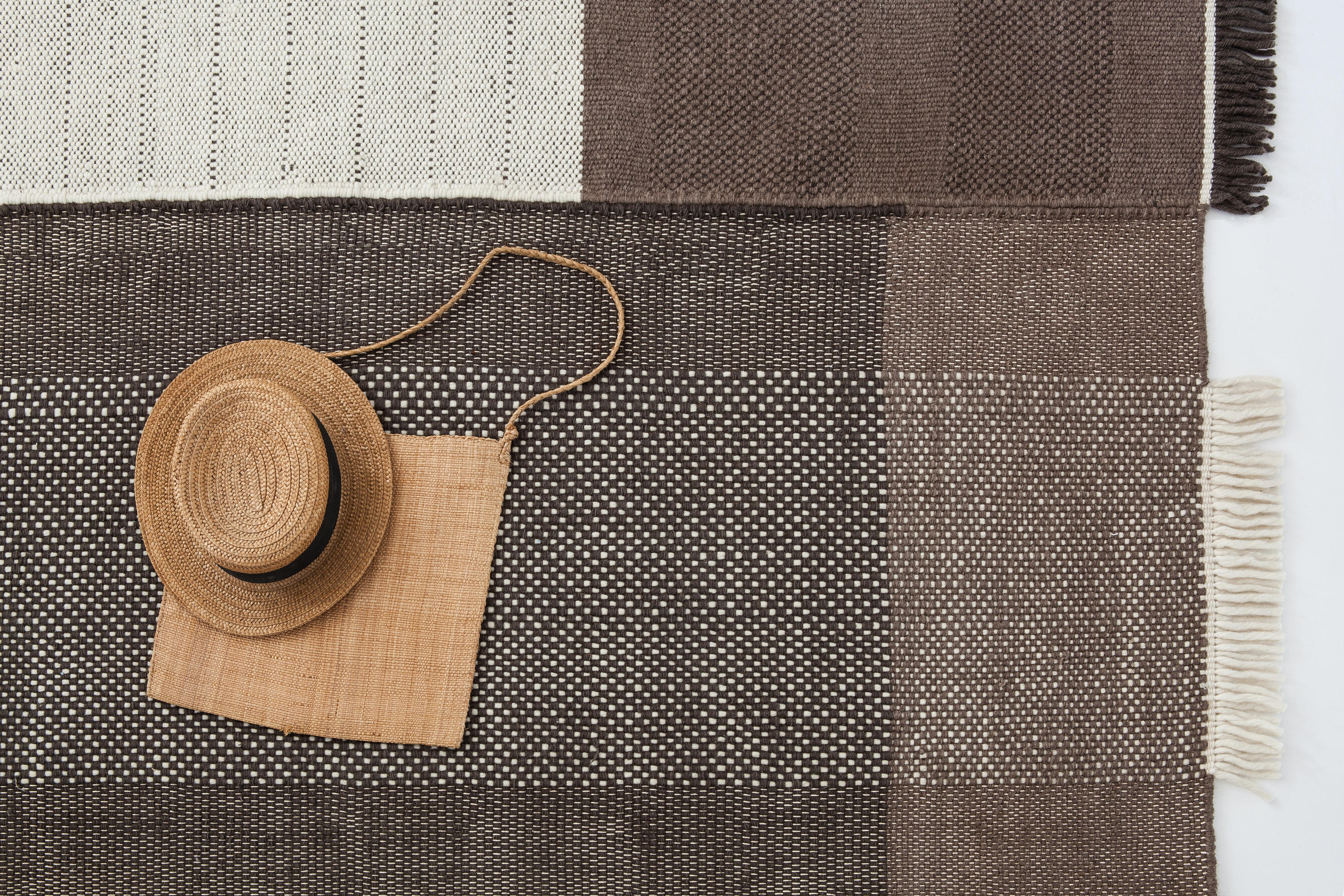 开云（中国） - 附件|地毯|办公家具|设计师家具|非常地毯