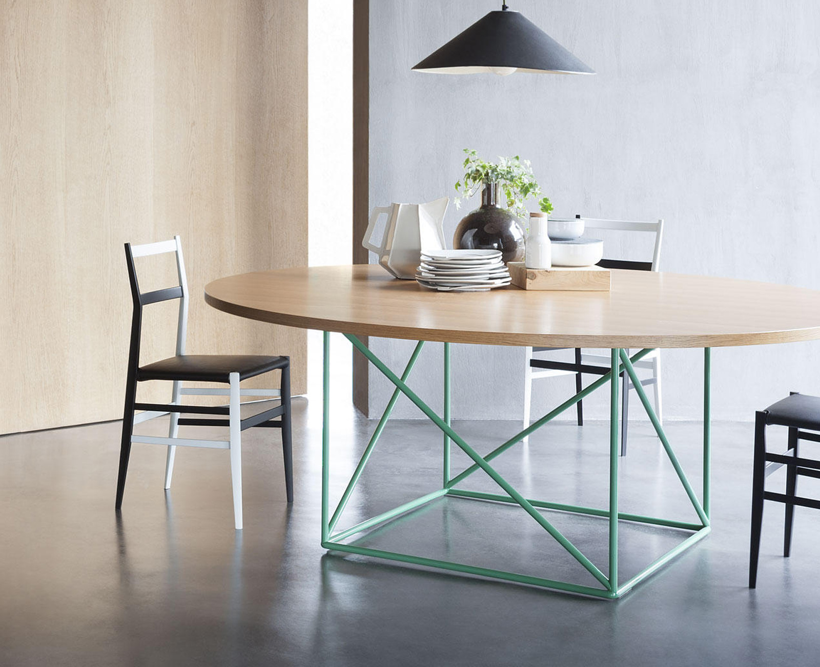 开云（中国） - 桌几|餐桌|办公家具|设计师家具|LC15 table