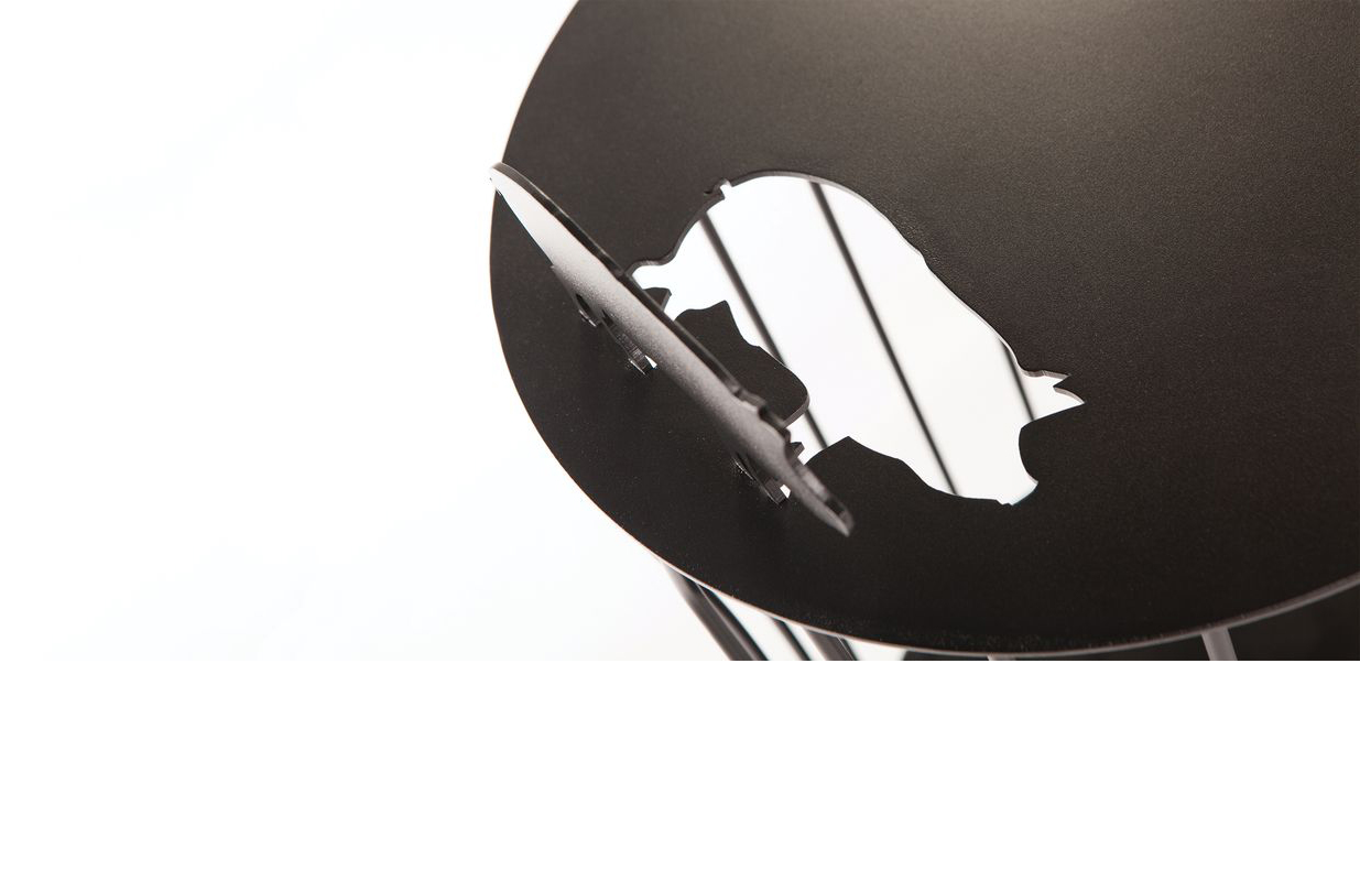 开云（中国） - 桌几|茶几/边几|办公家具|设计师家具|笼鸡边桌/笼猪边桌