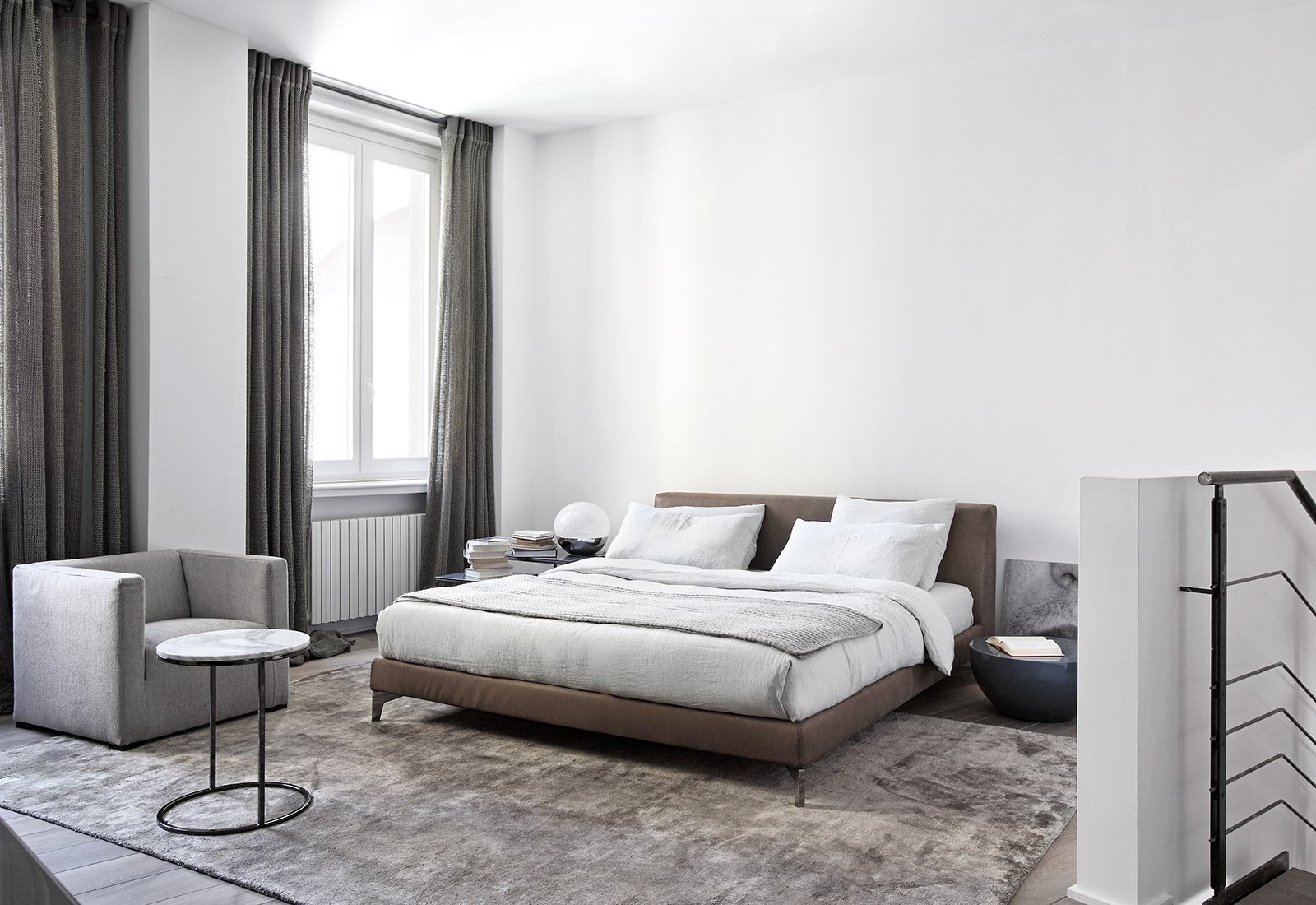 开云（中国） - 桌几|茶几/边几|办公家具|设计师家具|pek 矮桌