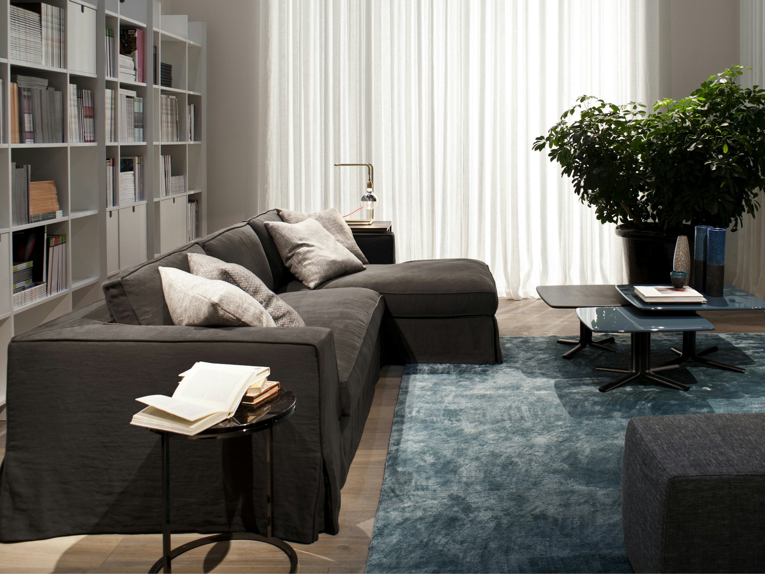 开云（中国） - 桌几|茶几/边几|办公家具|设计师家具|pek 矮桌