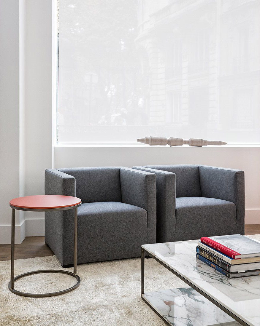 开云（中国） - 桌几|茶几/边几|办公家具|设计师家具|pek 矮桌