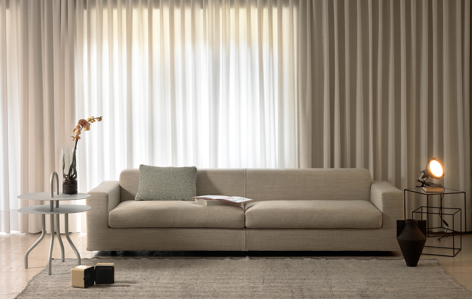 开云（中国） - 桌几|茶几/边几|办公家具|设计师家具|插座和塔