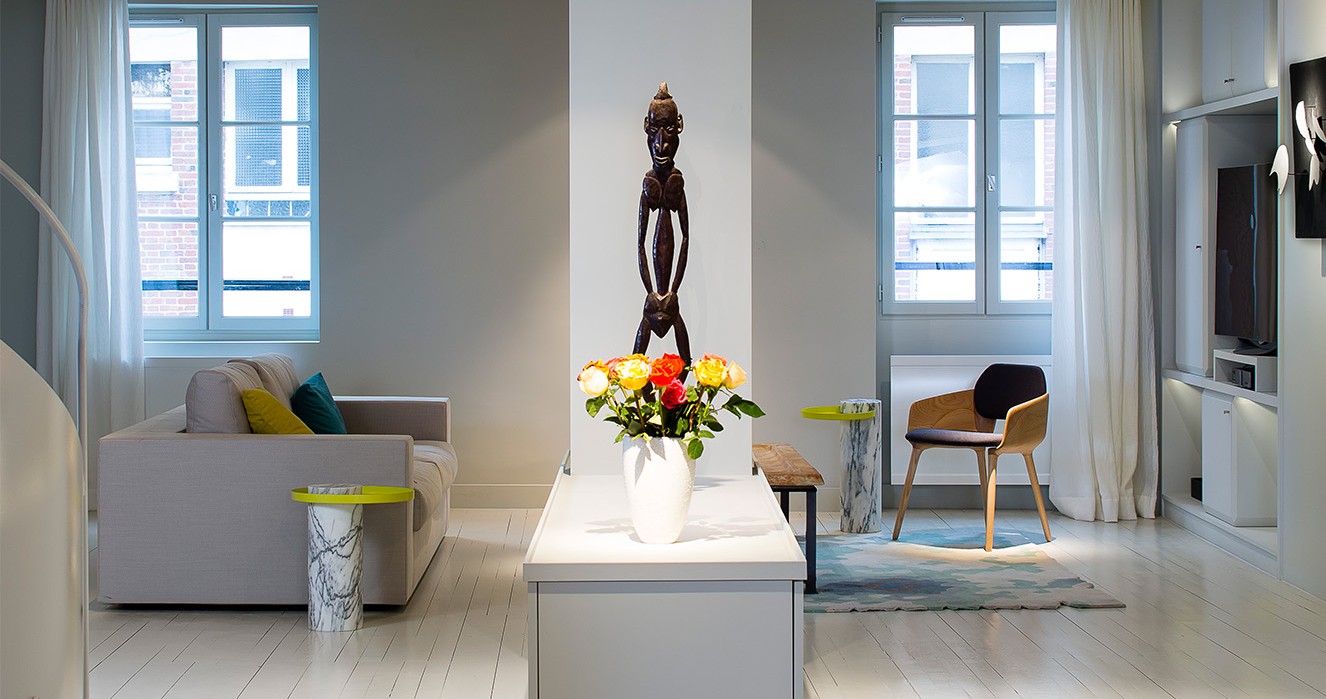 开云（中国） - 桌几|茶几/边几|办公家具|设计师家具|敬礼边桌