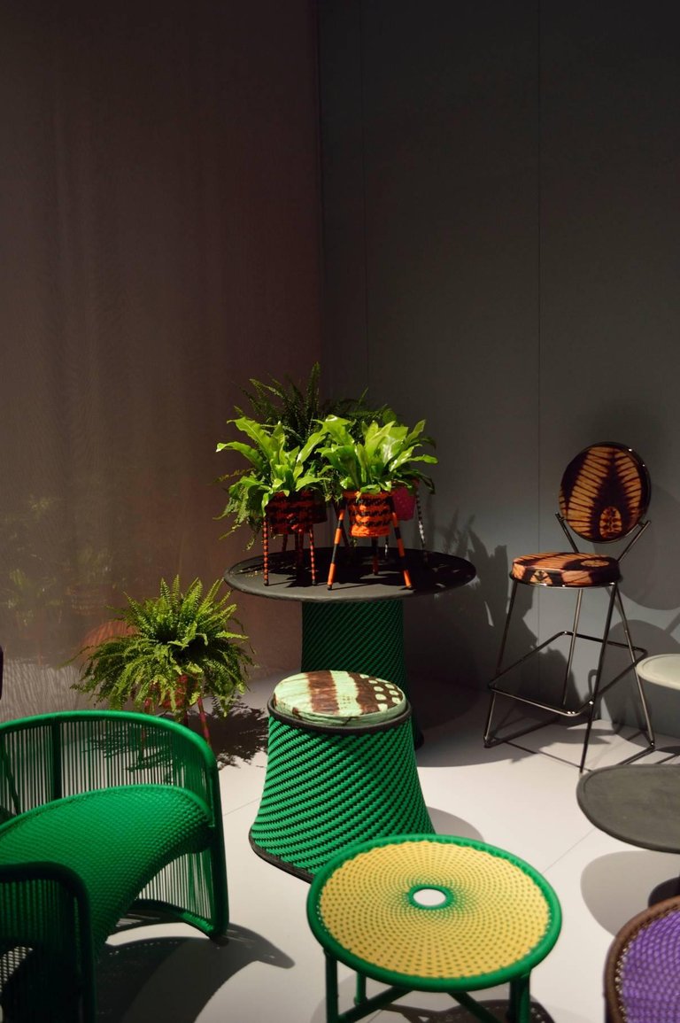 开云（中国） - 桌几|咖啡桌|办公家具|设计师家具|猴面包树户外桌/凳