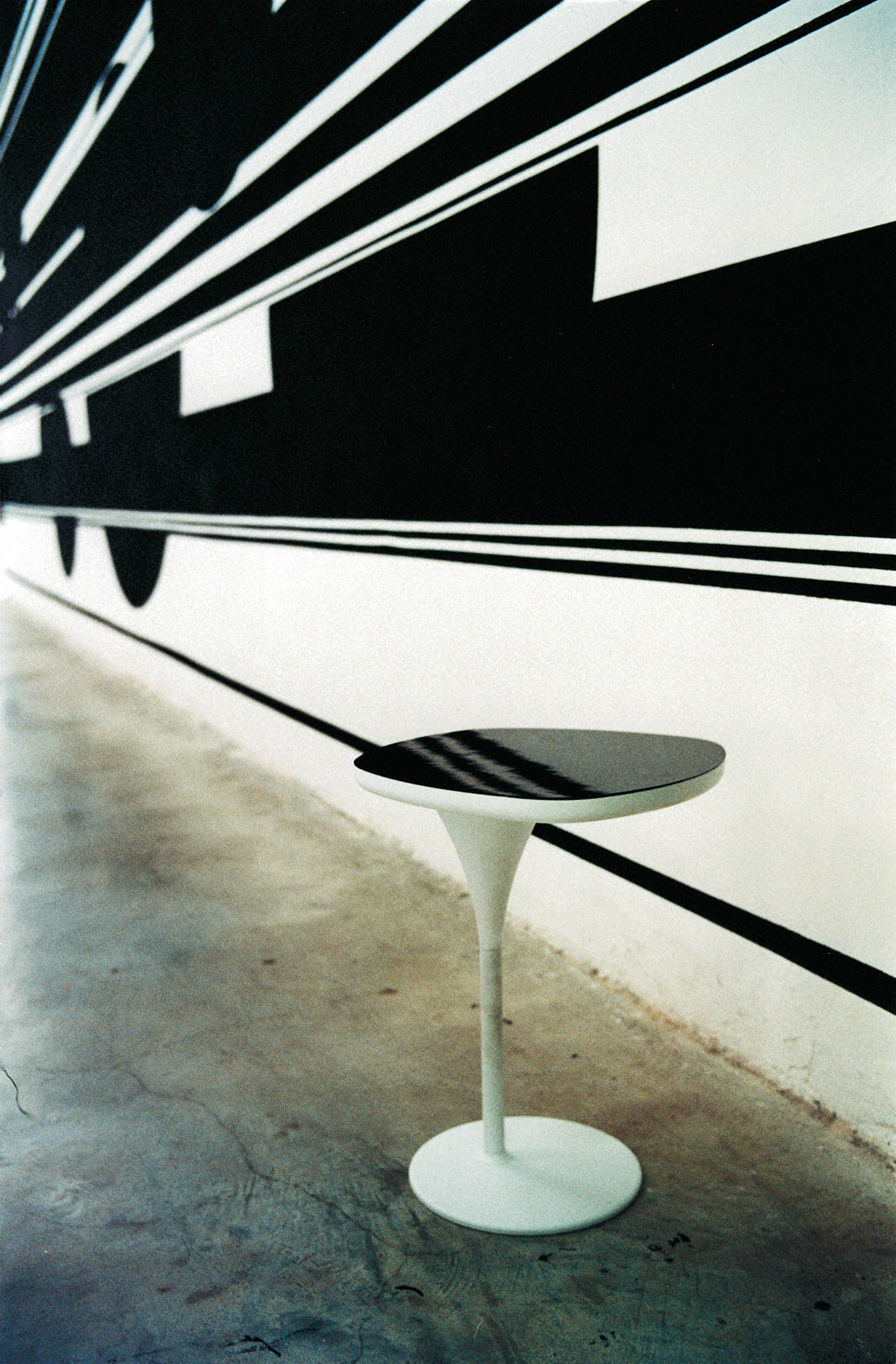 开云（中国） - 桌几|茶几/边几|办公家具|设计师家具|春暖花开边几