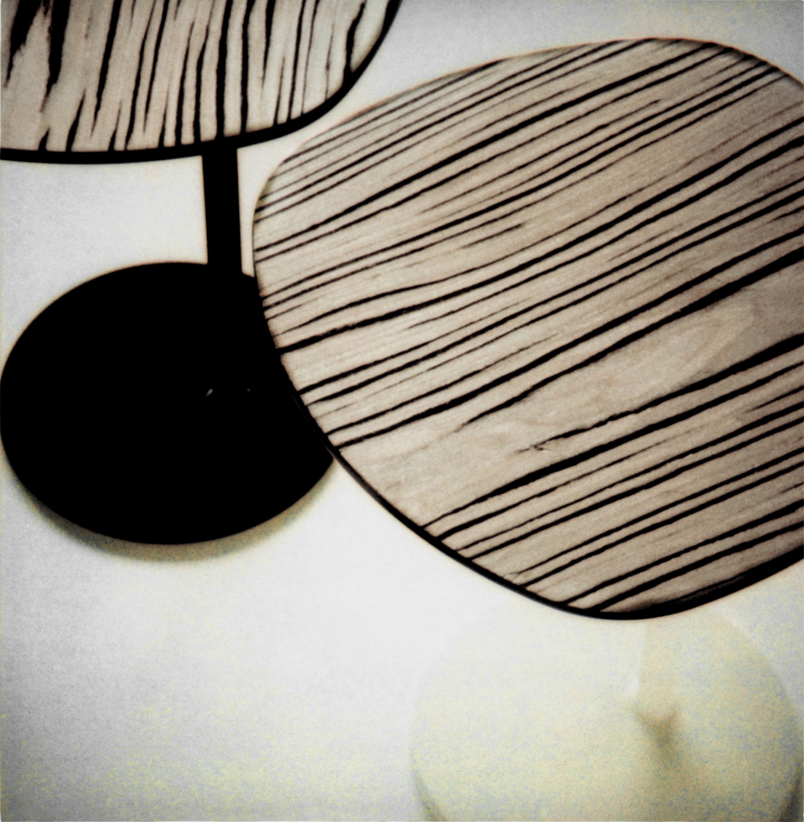 开云（中国） - 桌几|茶几/边几|办公家具|设计师家具|春暖花开边几