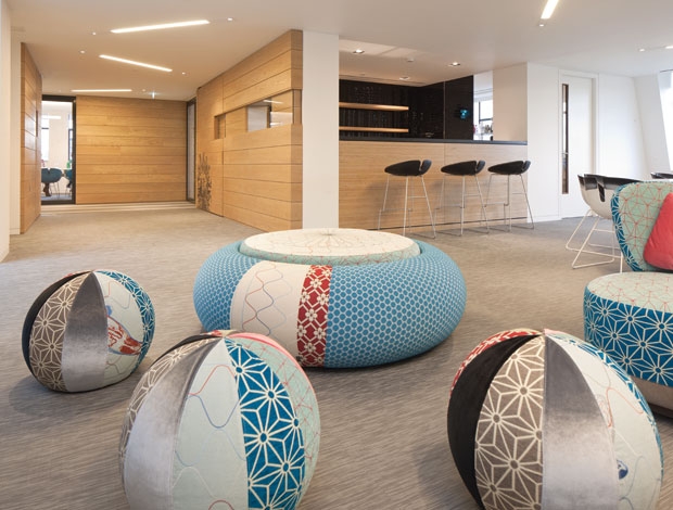 开云（中国） - 坐具|吧椅/凳子|办公家具|设计师家具|欢乐圆墩